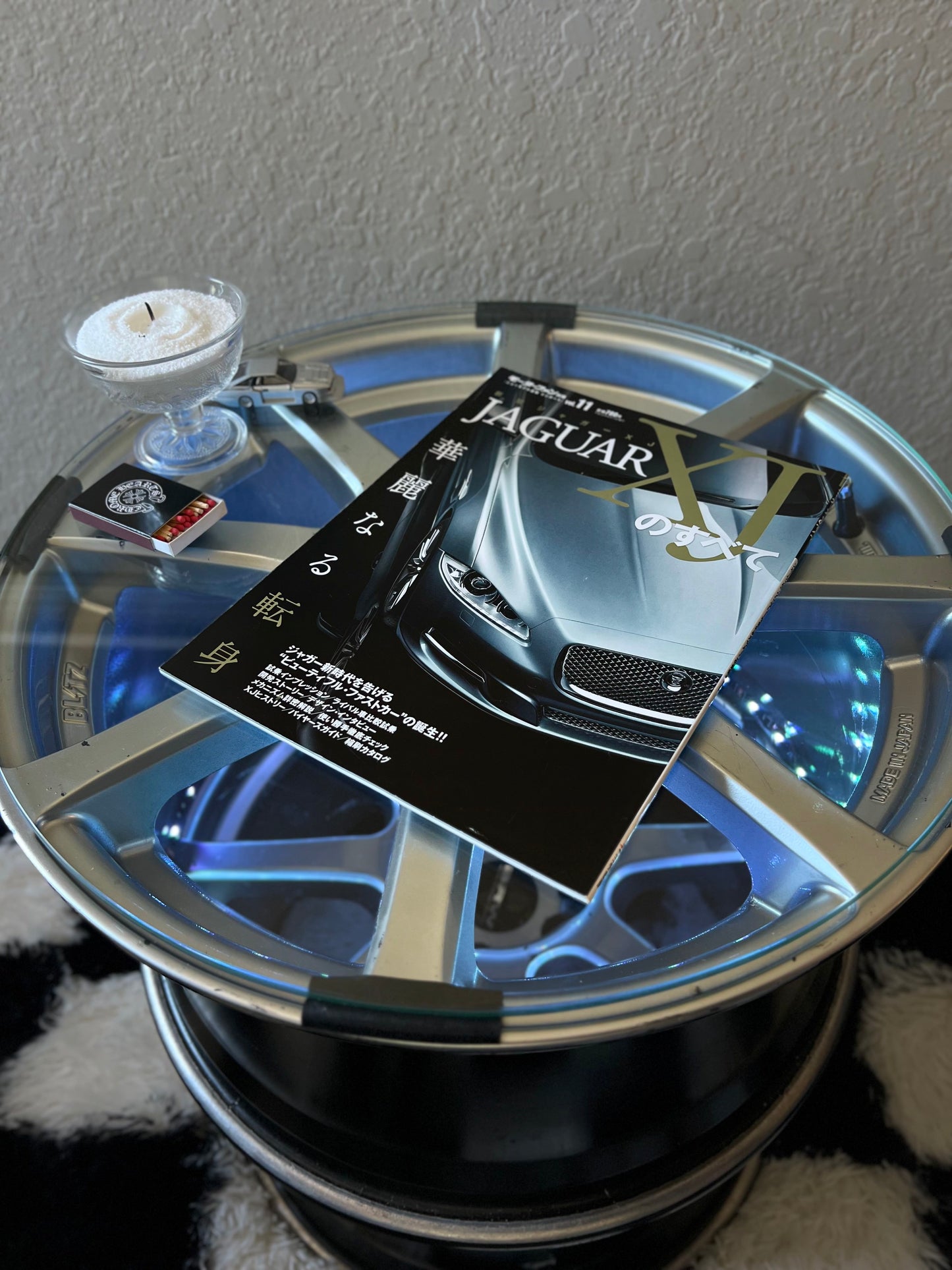 Jaguar XJ "all of" magazine